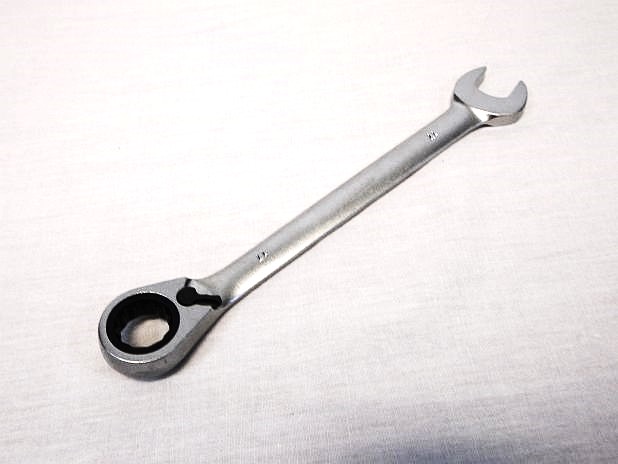 Steek-ringratelsleutel 17 mm satin-finish