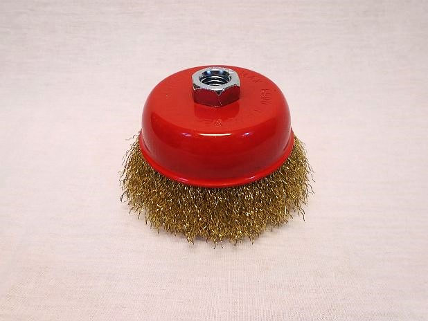 Staalborstel 100 mm, kom met messing draad